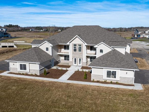 1633 Grey Fox TRAIL, Unit B, Mukwonago, WI 53149