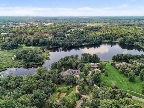 9 Hillary Farm Lane, Gem Lake, MN 55110