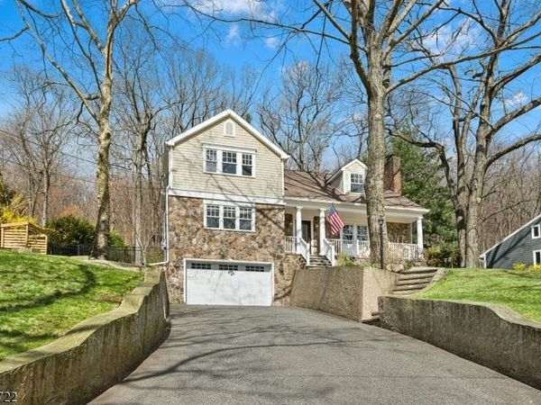 1100 Heckel Dr, Mountainside, NJ 07092