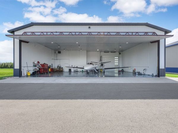 530 Aircom Drive , Unit 4, Marion, IA 52302