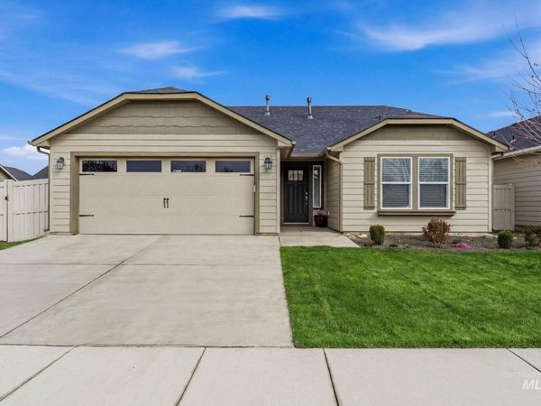 612 Diamond Lake St, Middleton, ID 83644