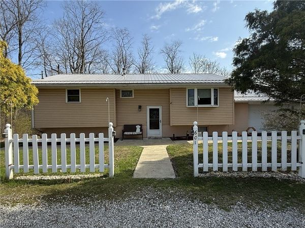 601 Emmett Way , Steubenville, OH 43952