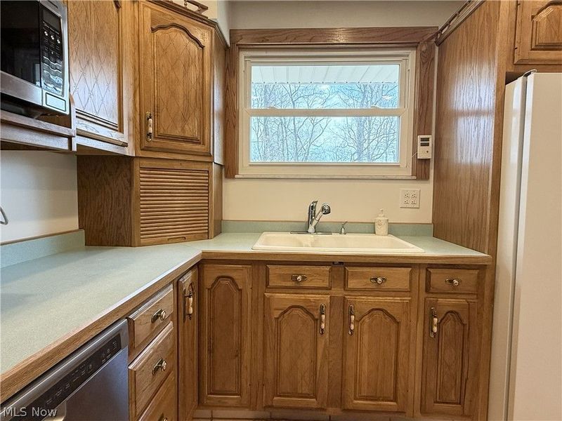 601 Emmett Way, Steubenville, OH 43952 Photo 6