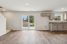 579 Edgetree Drive photo 4