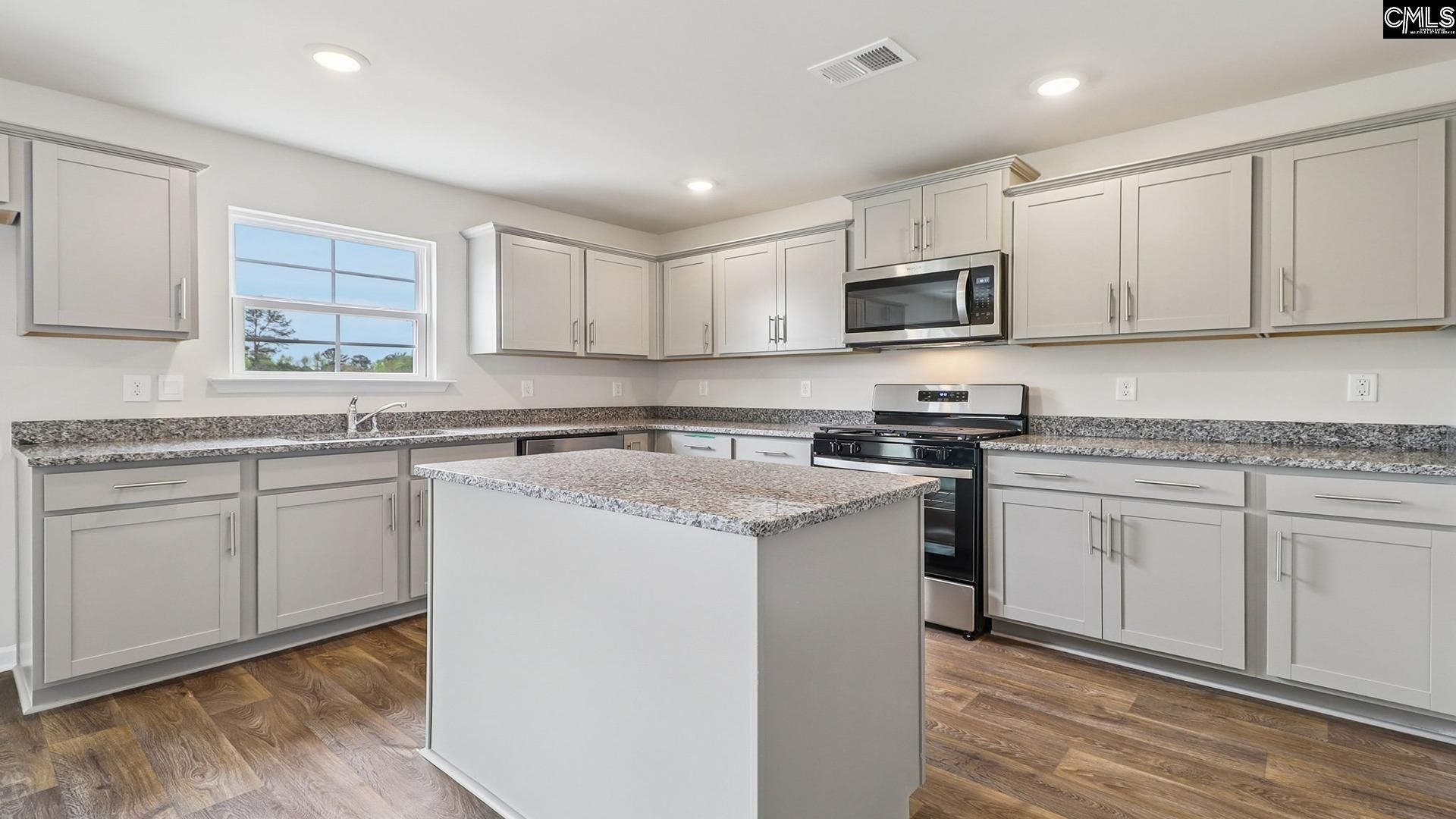 579 Edgetree Drive Photo 6