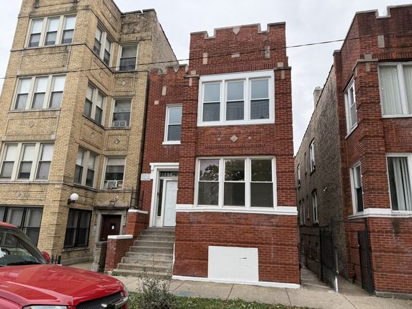 3821 W Fillmore Street W, Unit 2R, Chicago, IL 60624