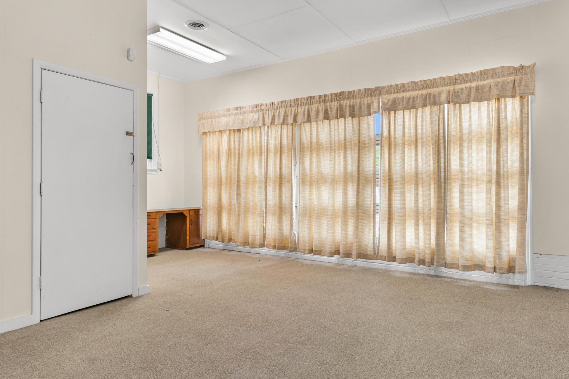 2279 Chestnut Street Photo 12