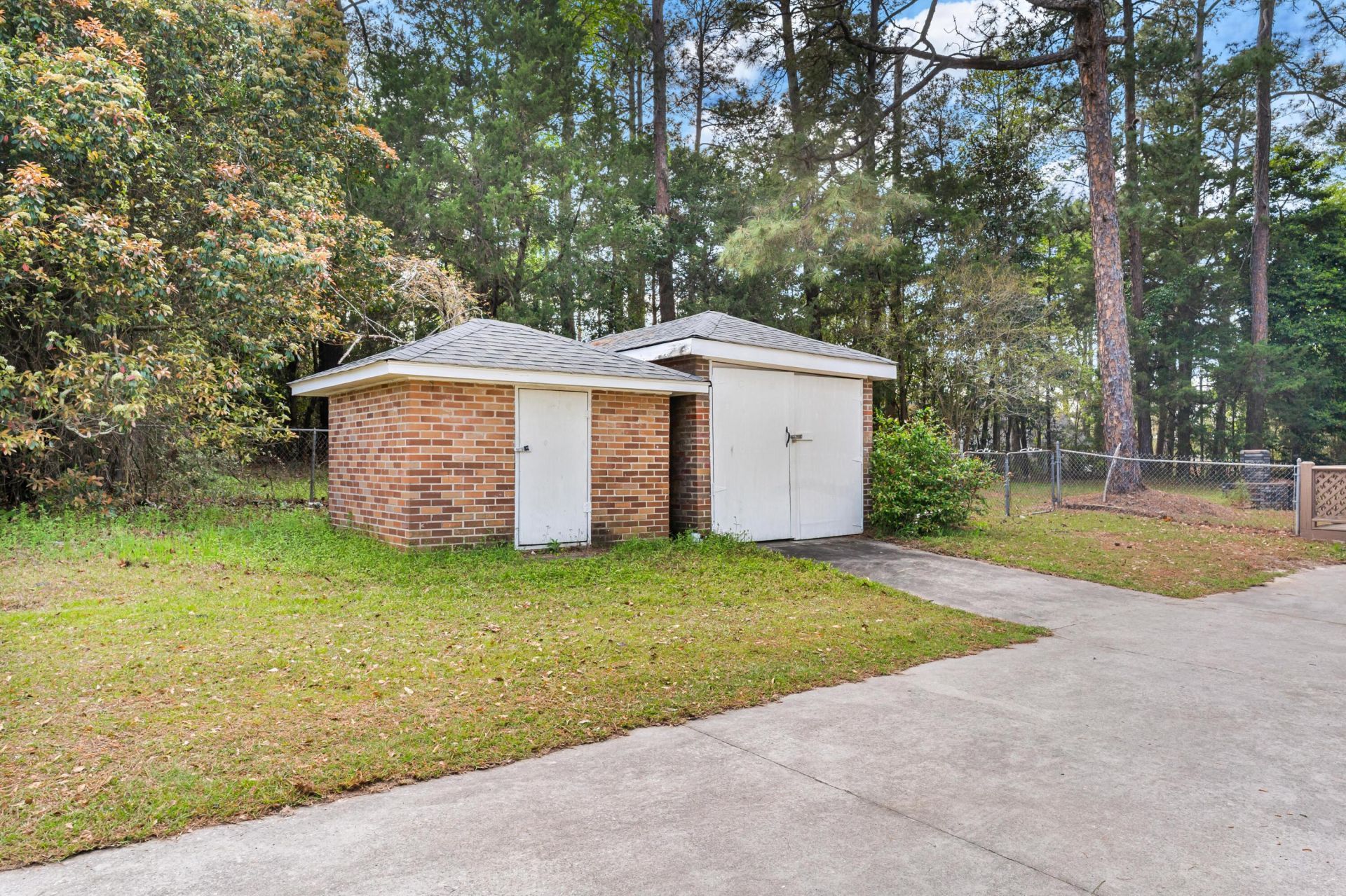 2279 Chestnut Street Photo 27