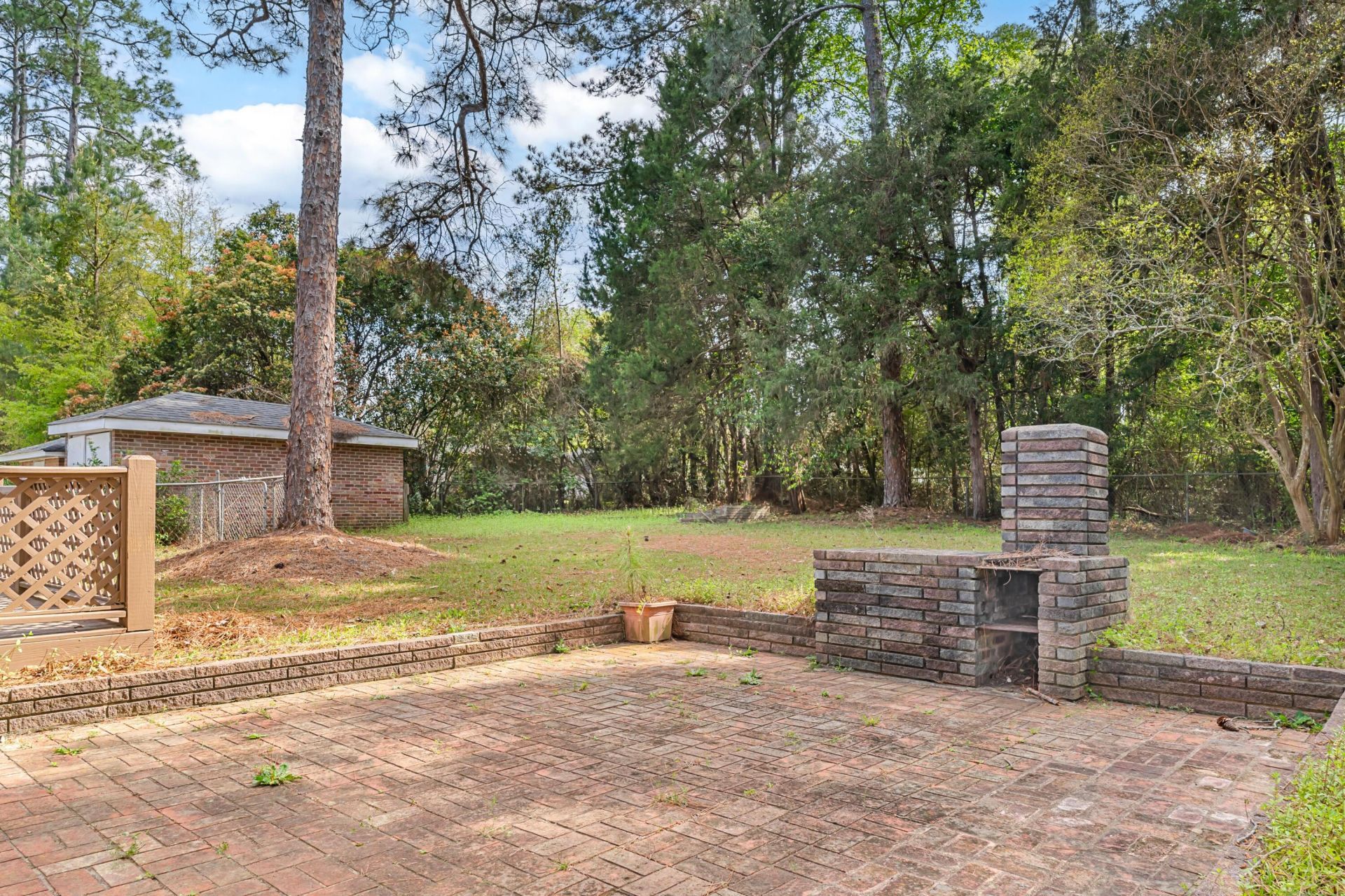 2279 Chestnut Street Photo 29