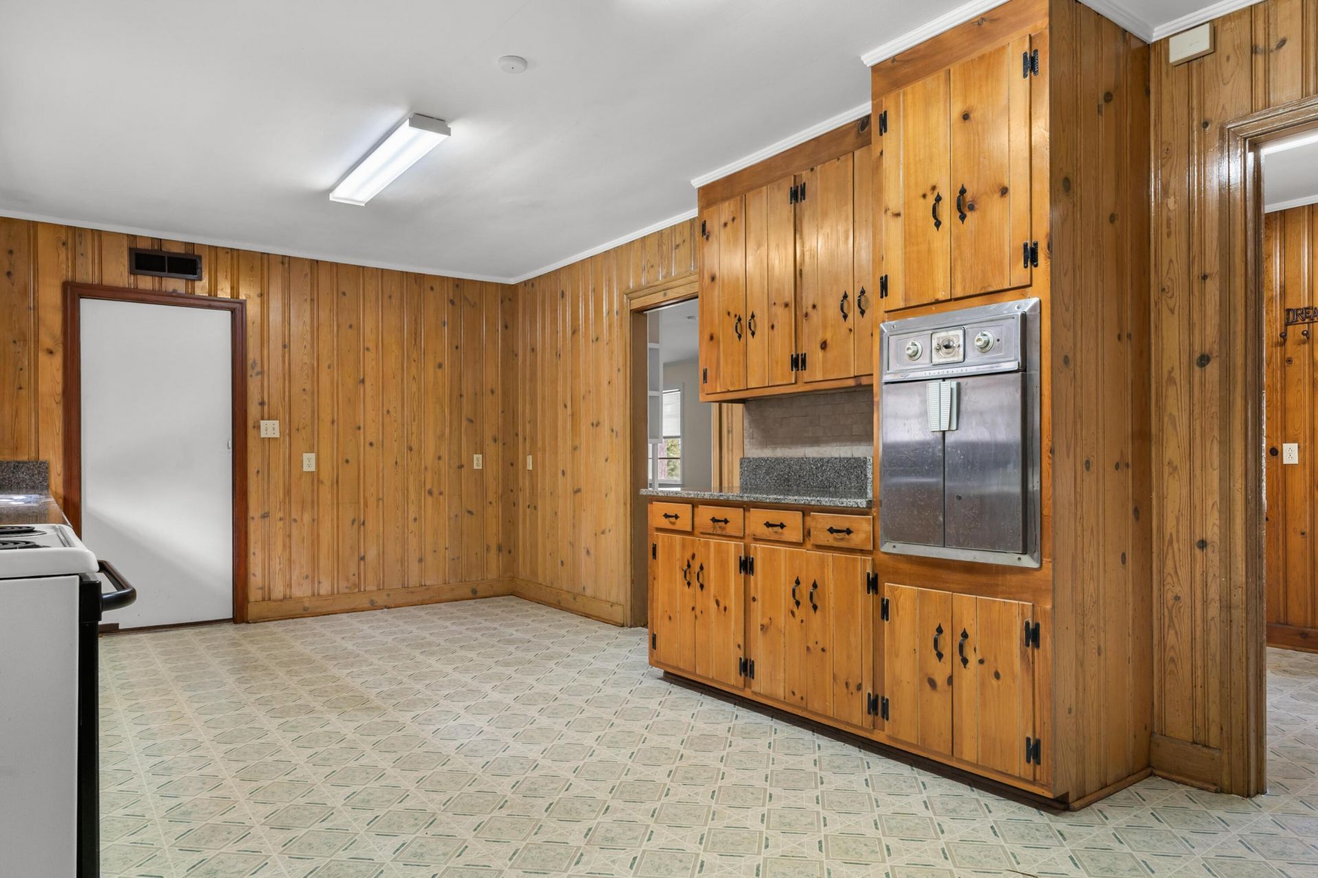 2279 Chestnut Street Photo 5