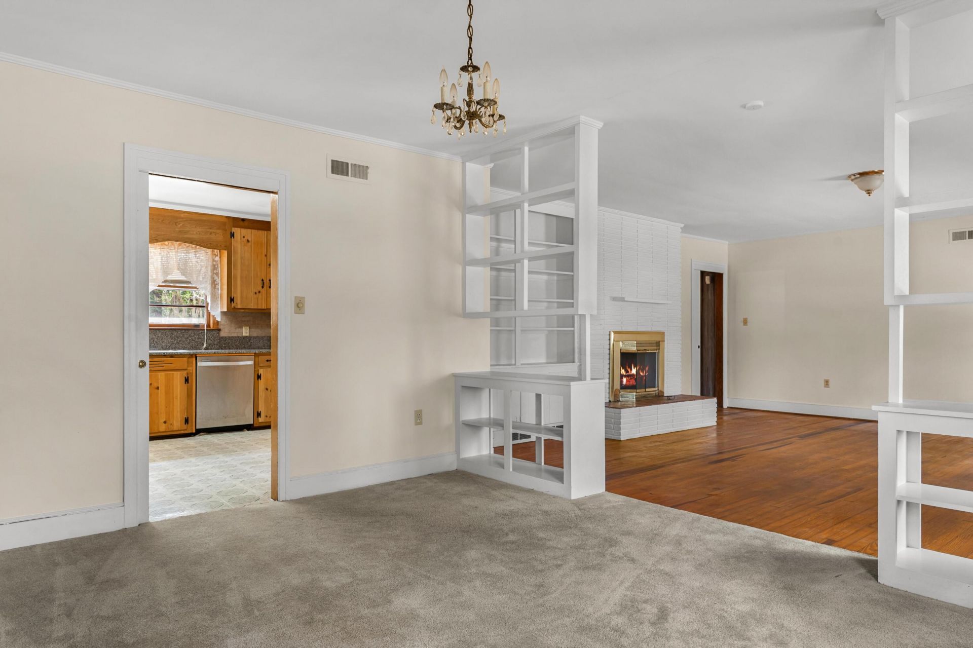 2279 Chestnut Street Photo 8