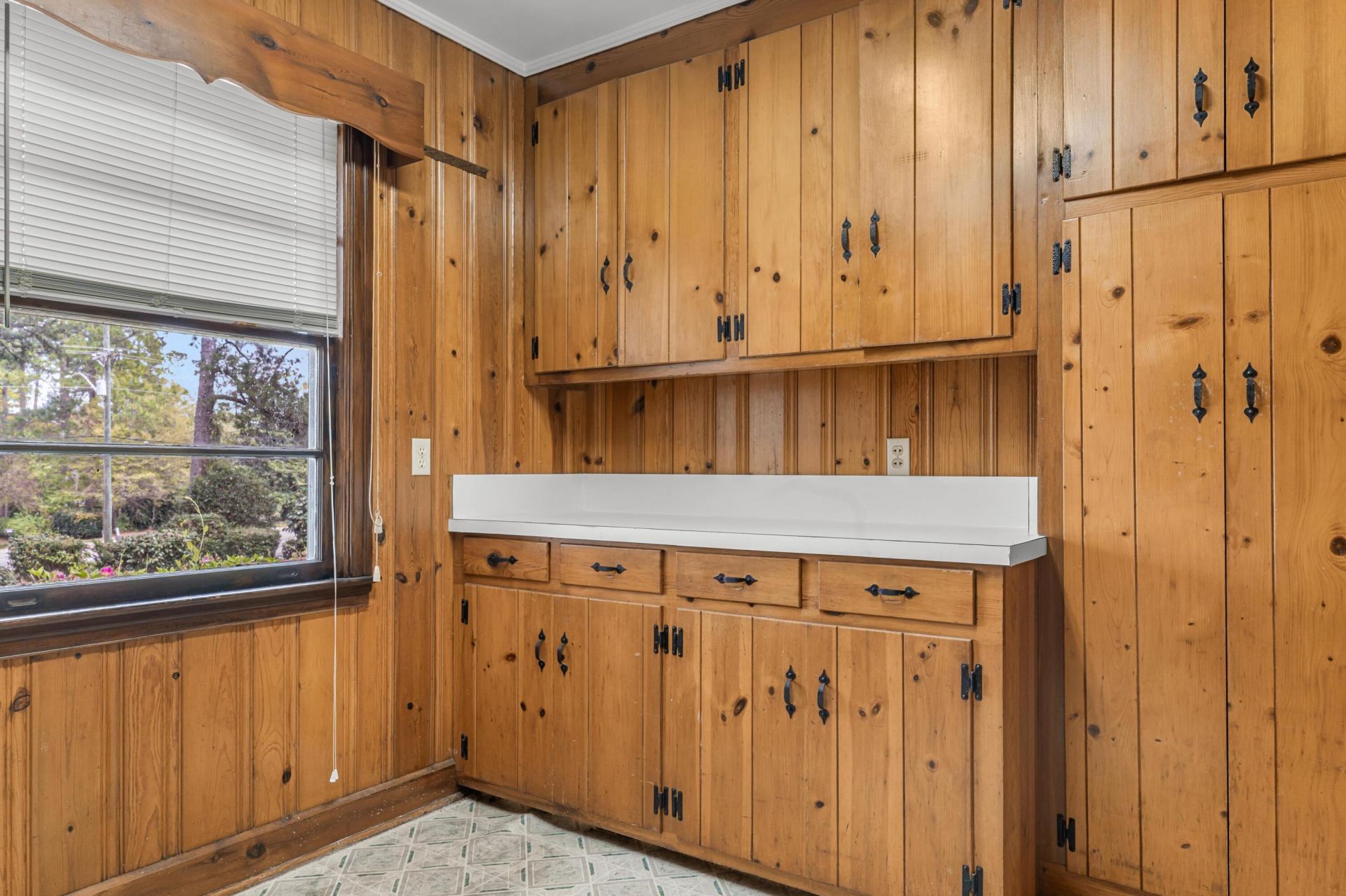 2279 Chestnut Street Photo 9