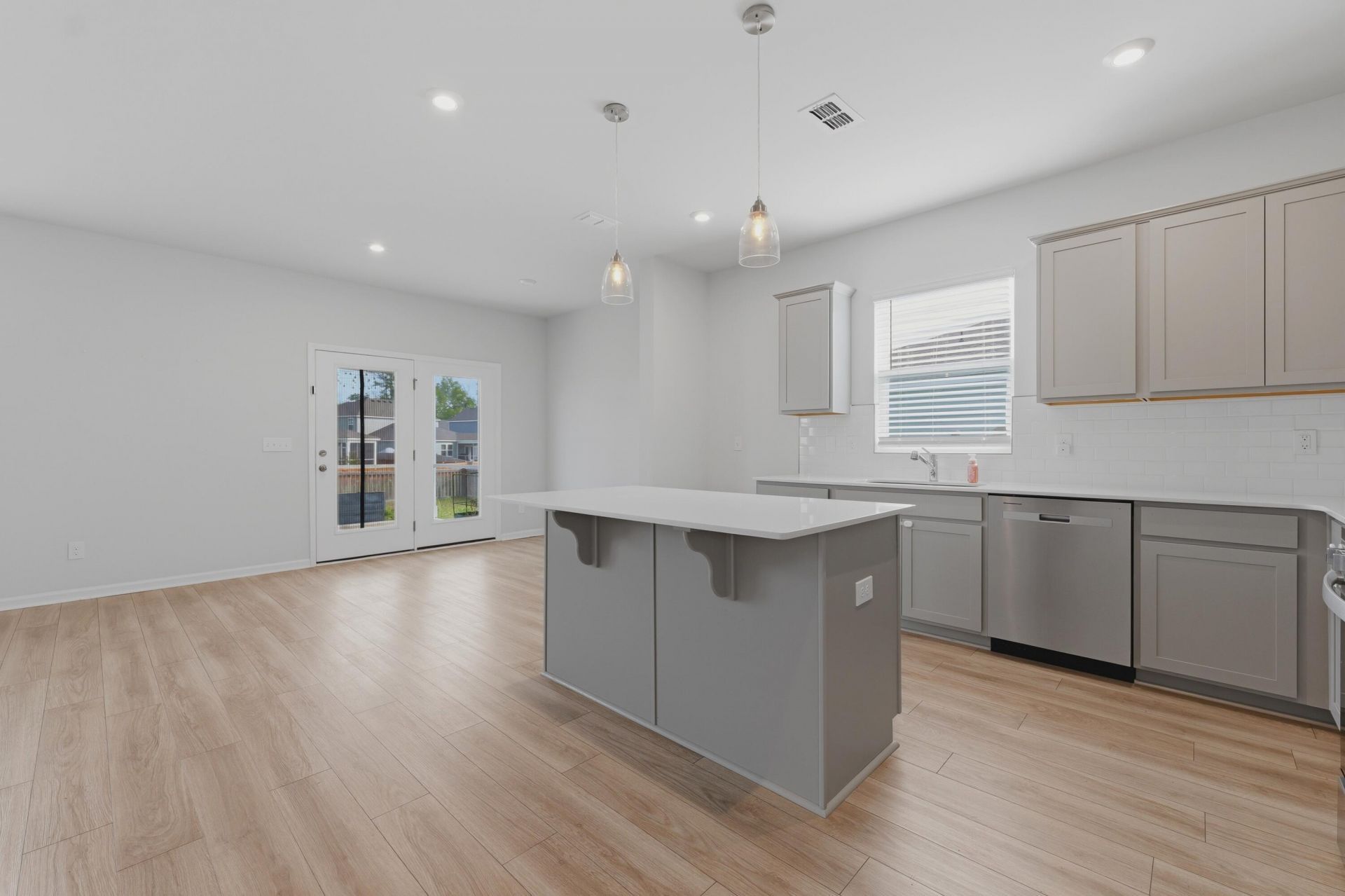 130 Eldridge Street Photo 15