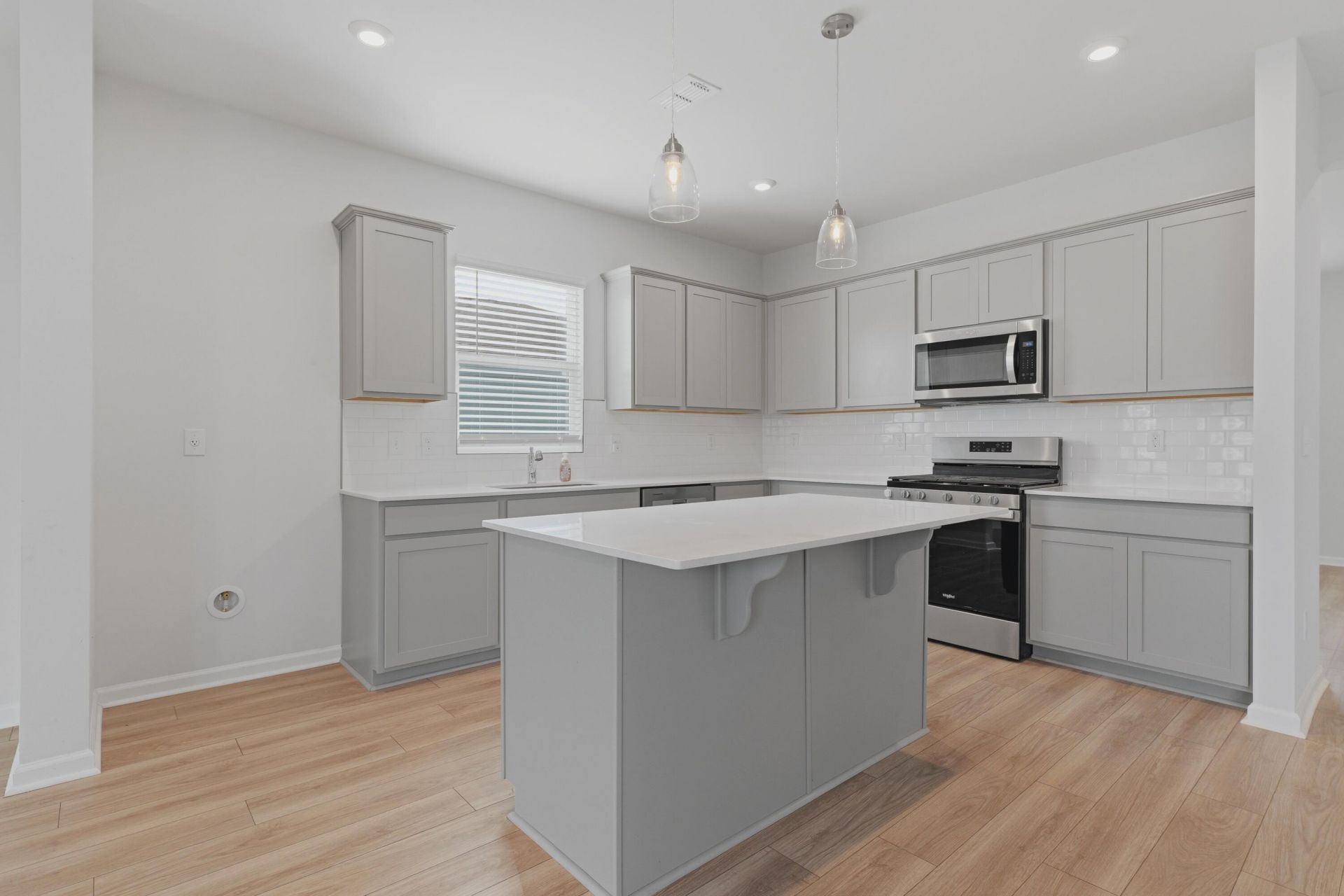 130 Eldridge Street Photo 16