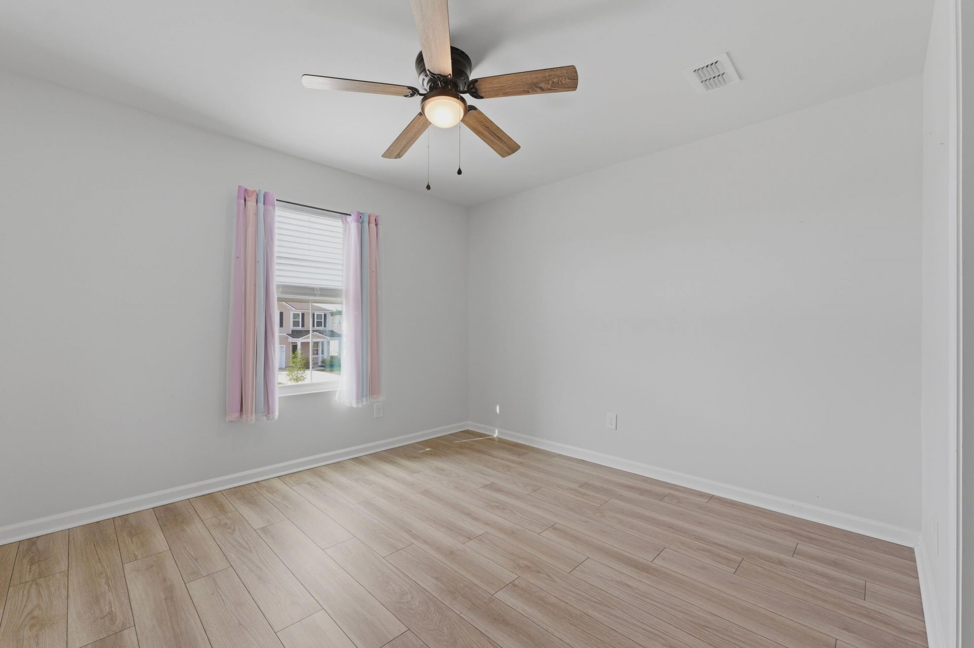 130 Eldridge Street Photo 24