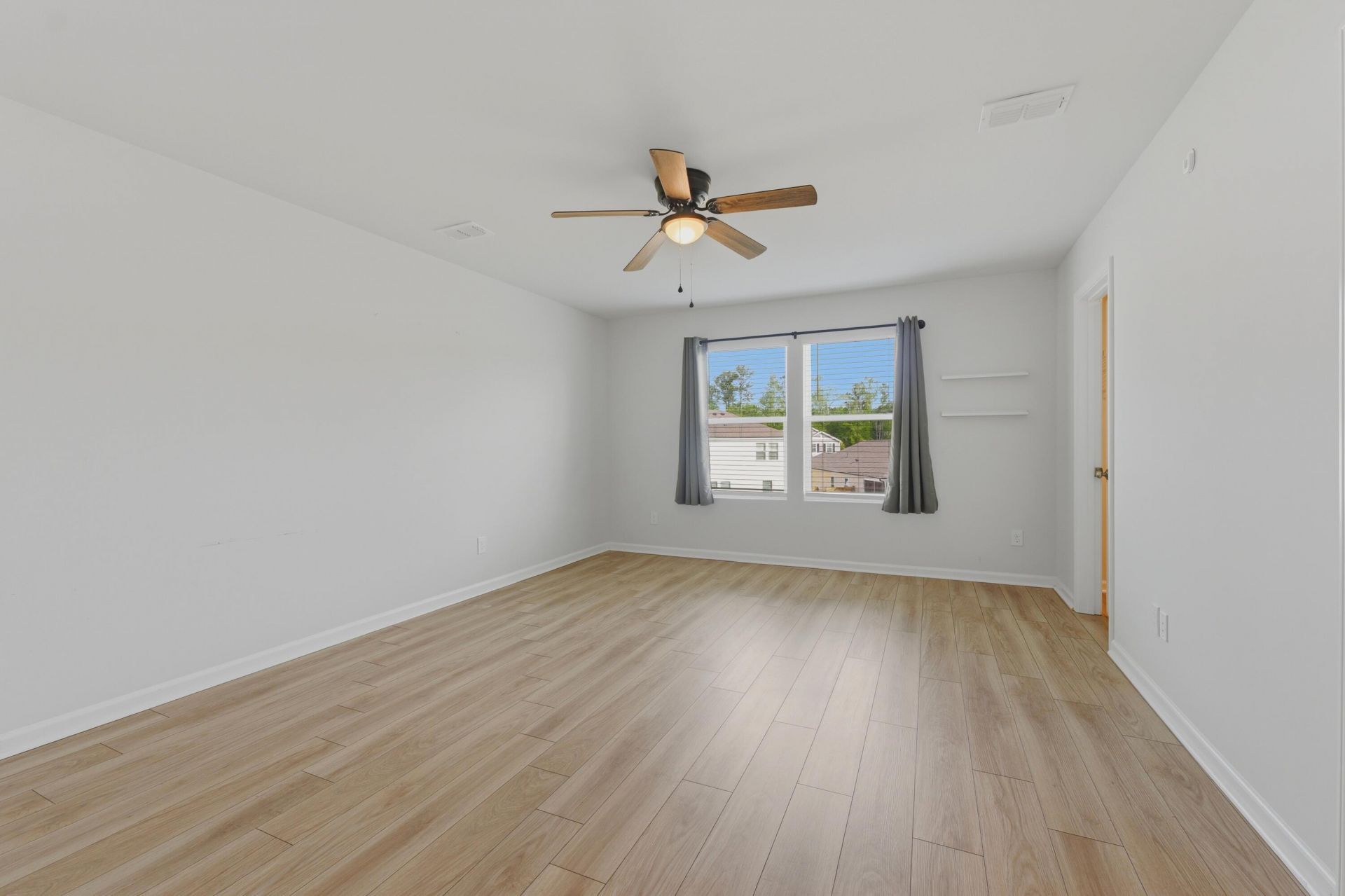 130 Eldridge Street Photo 25