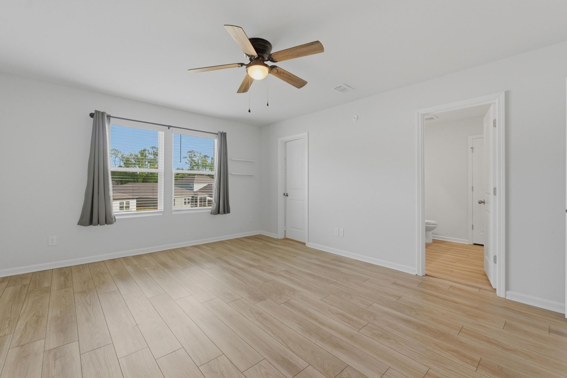 130 Eldridge Street Photo 26