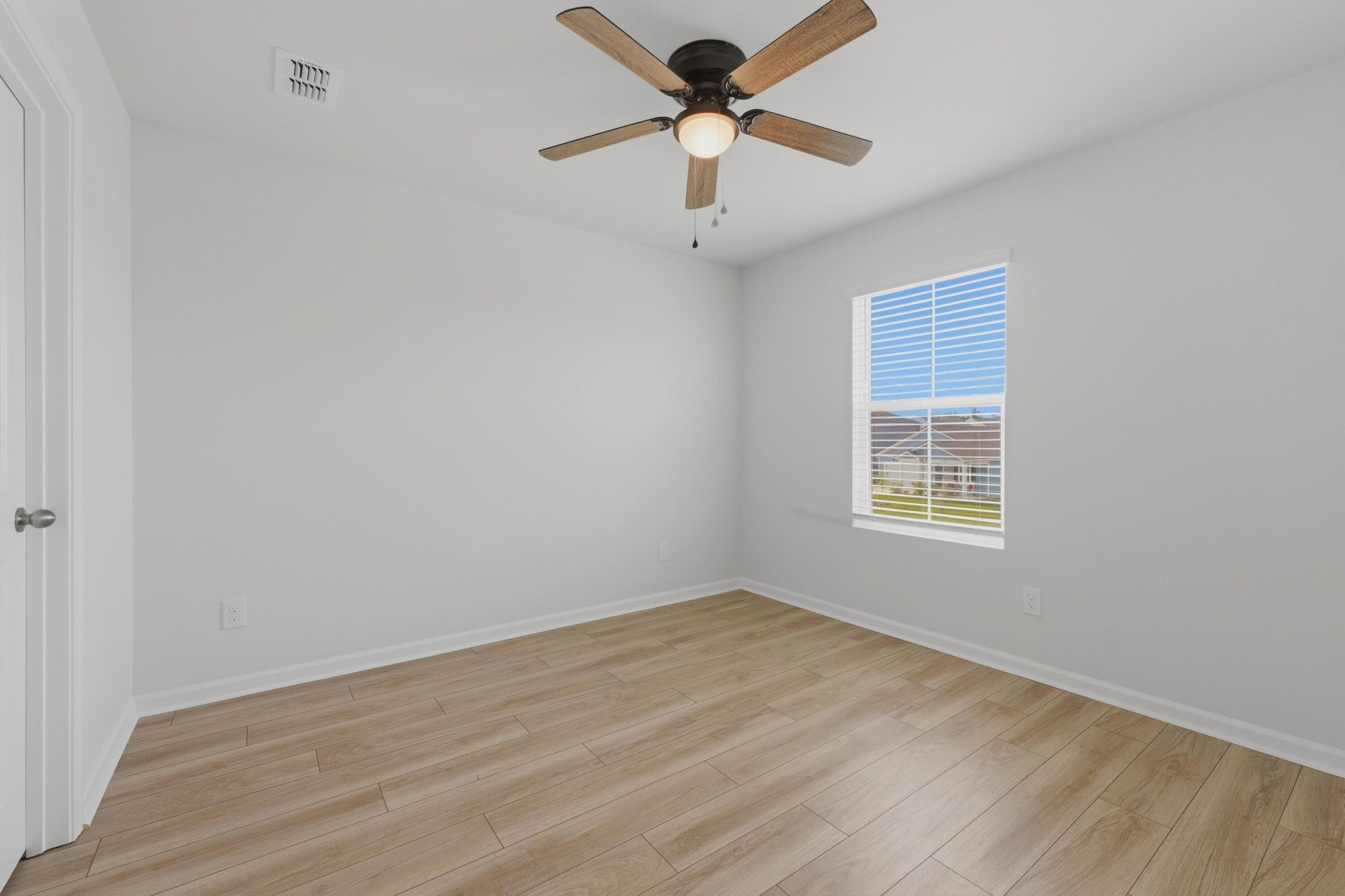 130 Eldridge Street Photo 27