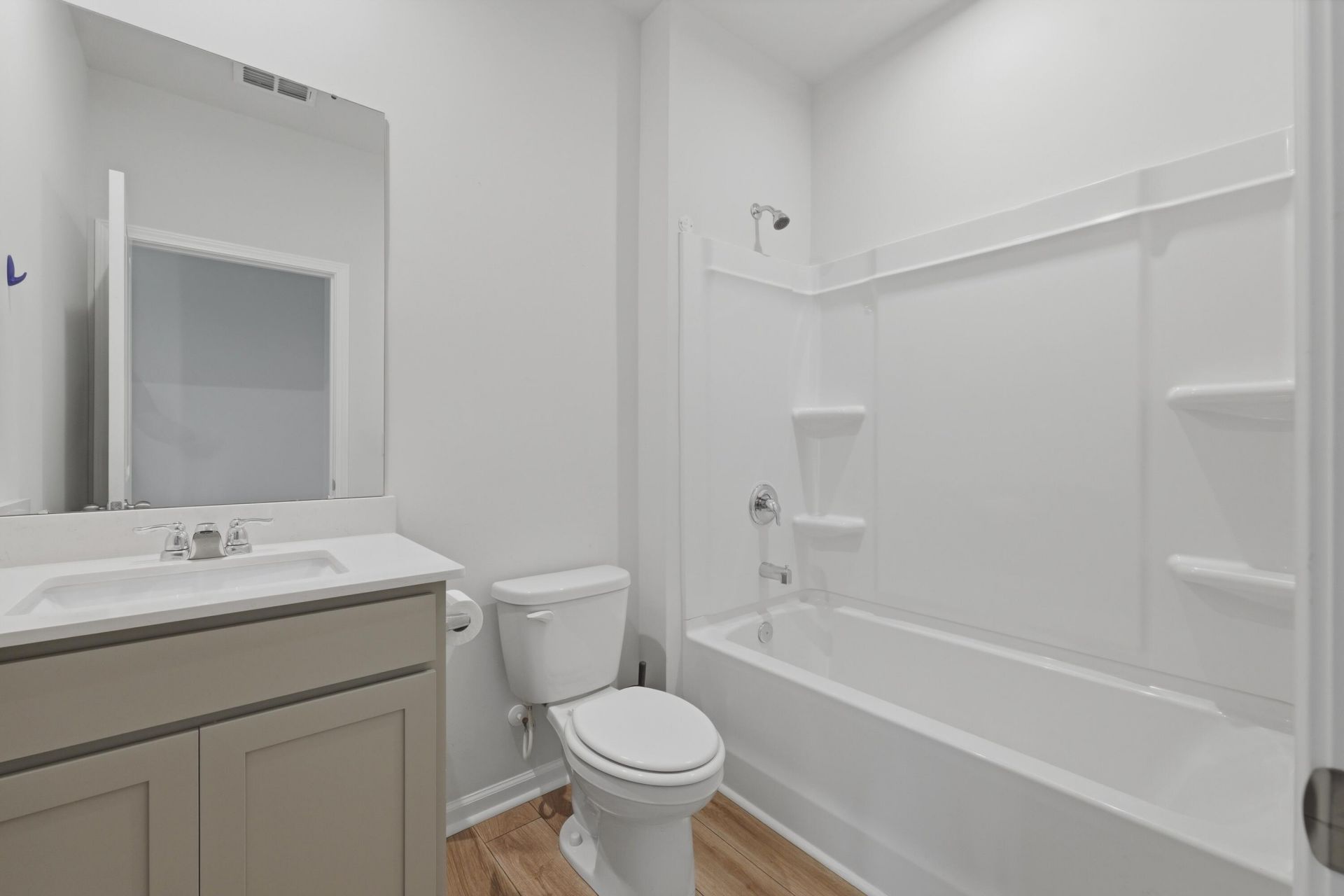 130 Eldridge Street Photo 32