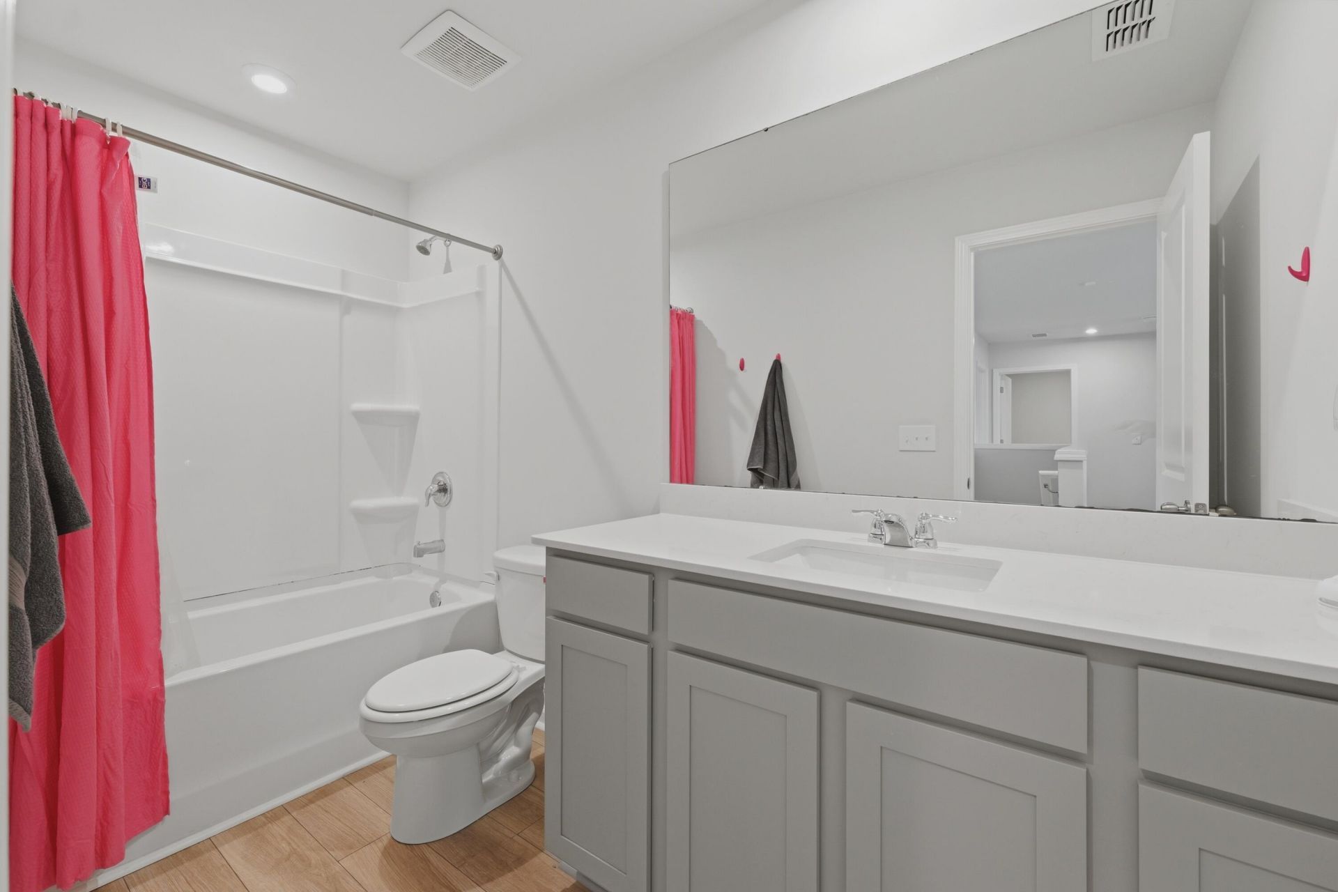 130 Eldridge Street Photo 34