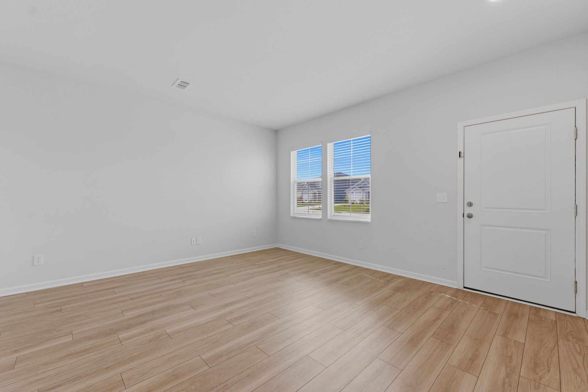 130 Eldridge Street Photo 6