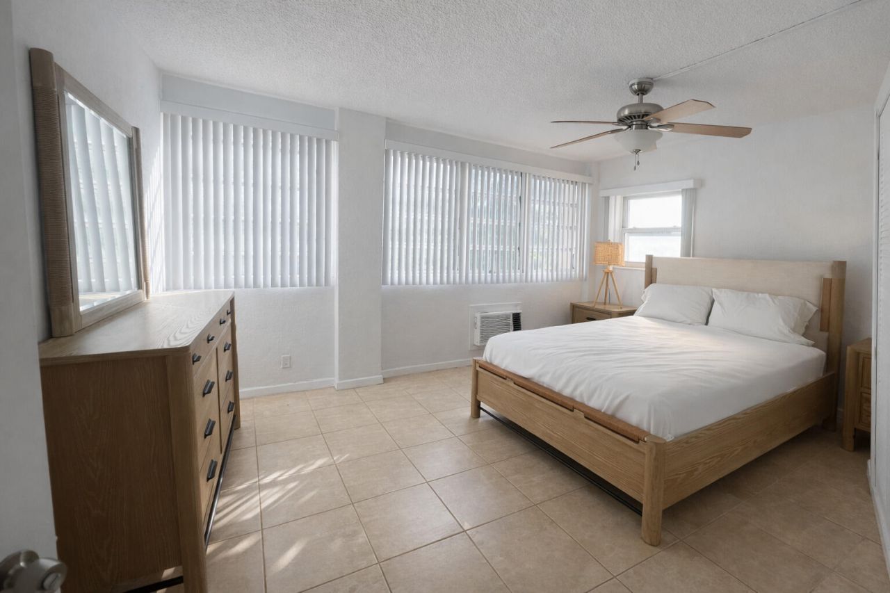 345 N Fort Lauderdale Beach Boulevard, Unit 201, Fort Lauderdale, FL 33304 Photo