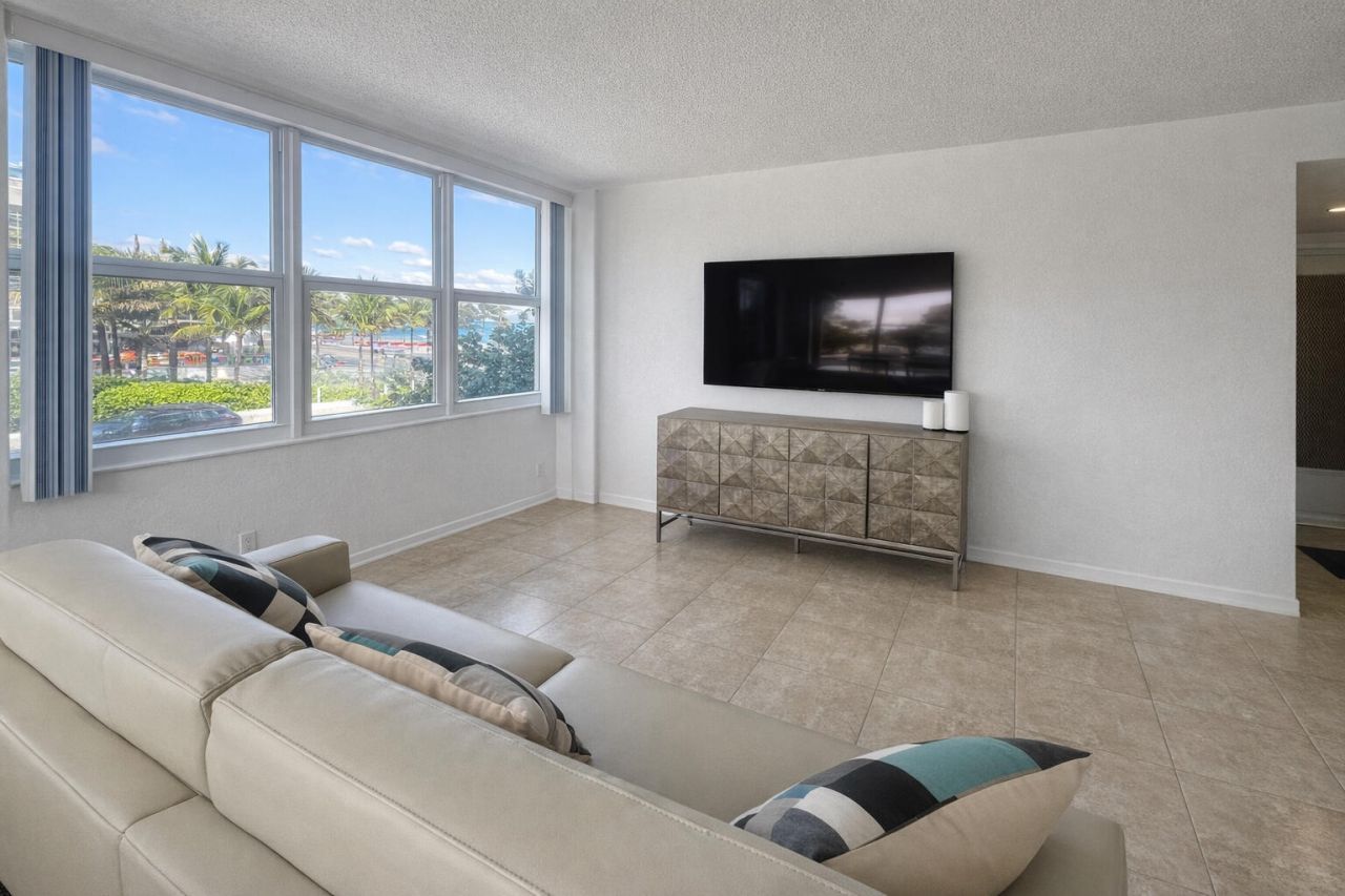345 N Fort Lauderdale Beach Boulevard, Unit 201, Fort Lauderdale, FL 33304 Photo