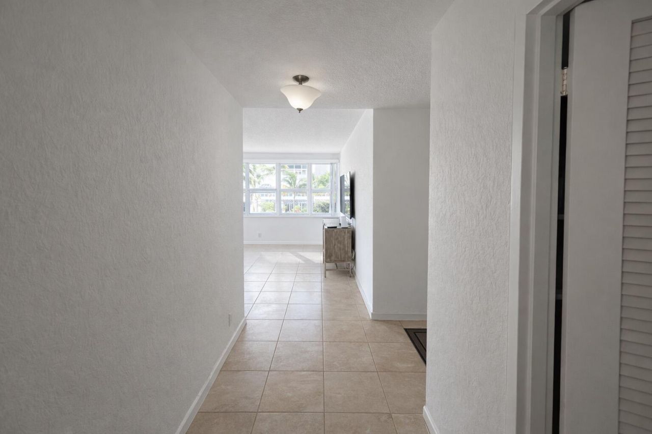 345 N Fort Lauderdale Beach Boulevard, Unit 201, Fort Lauderdale, FL 33304 Photo