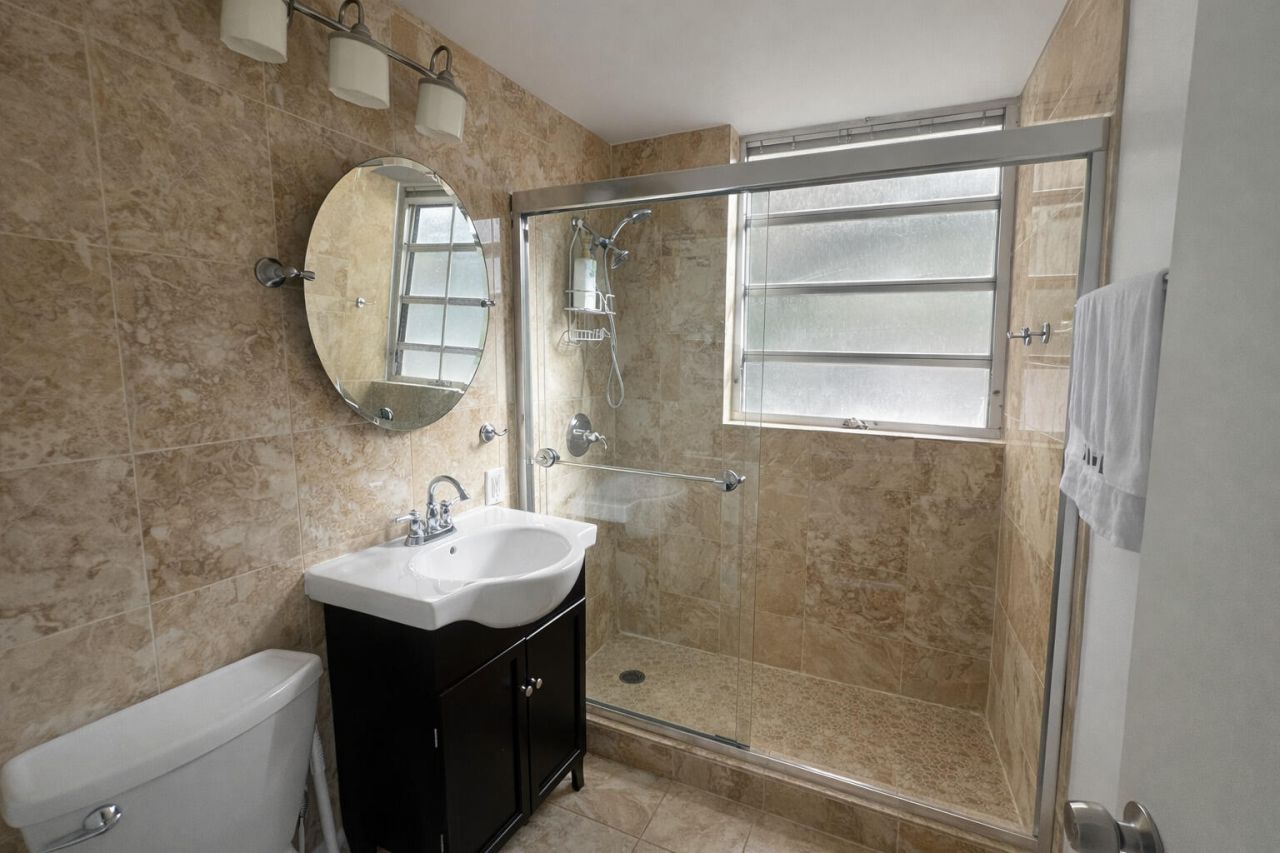 345 N Fort Lauderdale Beach Boulevard, Unit 201, Fort Lauderdale, FL 33304 Photo