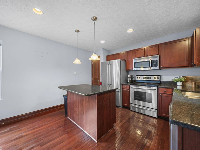 5935 Canyon Creek Drive, Unit 604, Dublin, OH 43016 Photo 10