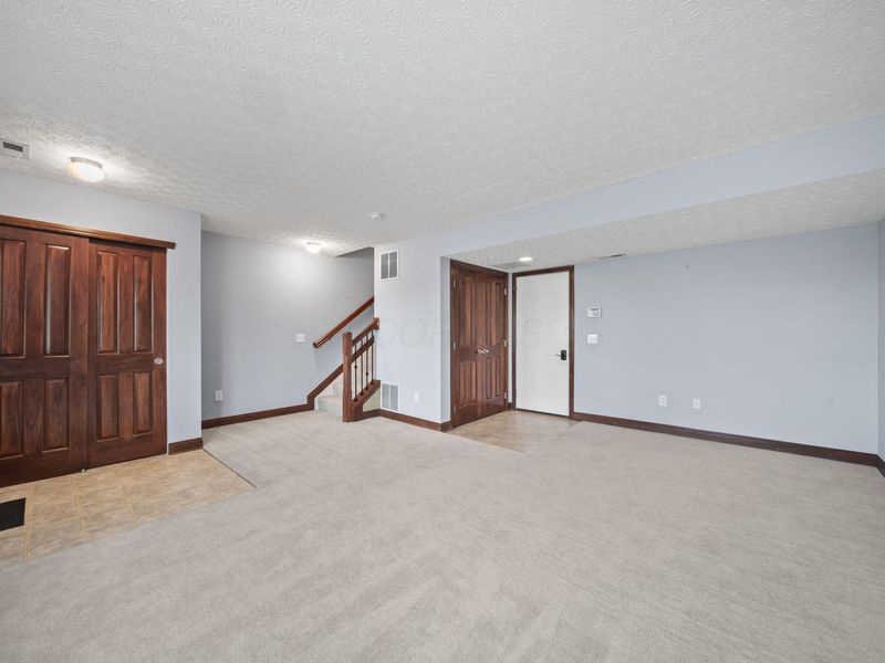 5935 Canyon Creek Drive, Unit 604, Dublin, OH 43016 Photo 4