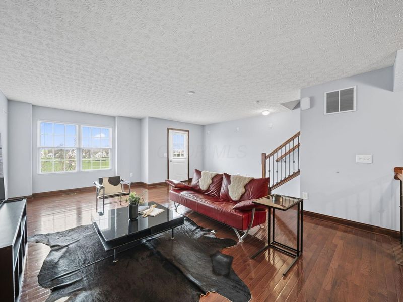 5935 Canyon Creek Drive, Unit 604, Dublin, OH 43016 Photo 6