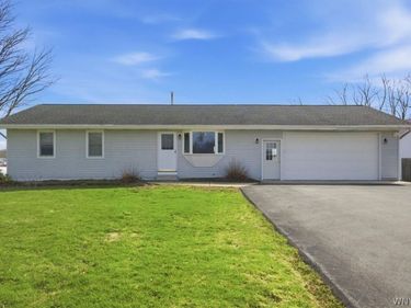 4256 Upper Mountain Road, Sanborn, NY 14132