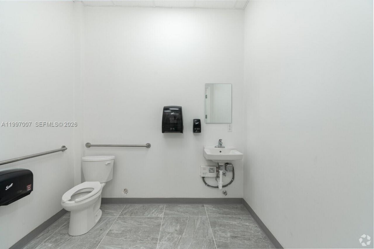 20450 NW 2nd Ave , Unit 20450--56, Miami Gardens, FL 33169 Photo