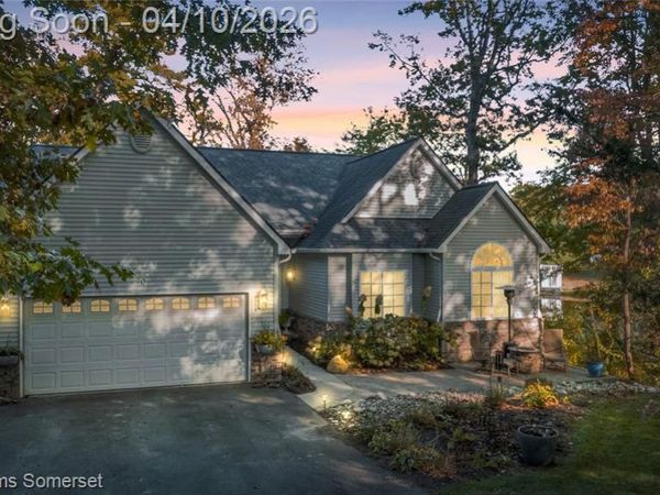 70 Lakeview Drive, Addison Twp, MI 48370