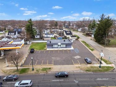 4502 S Wayne Road , Wayne, MI 48184