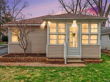 1627 Grinshaw Street , Commerce Twp, MI 48382