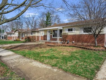 9025 Weddel Street , Taylor, MI 48180