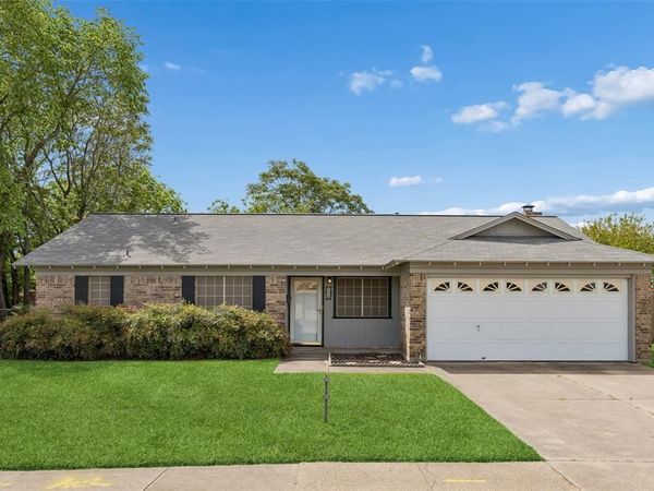 500 E Bovell Street, Crowley, TX 76036