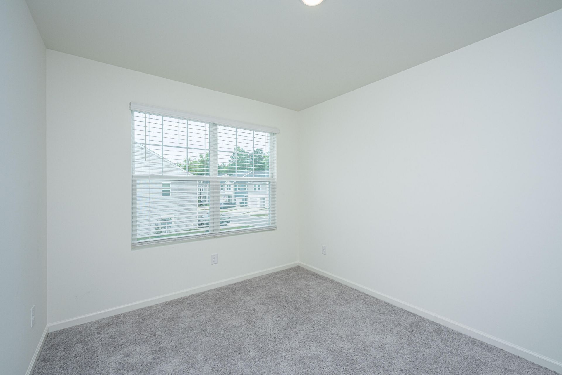 2102 Scarlett Maple Street Photo 14