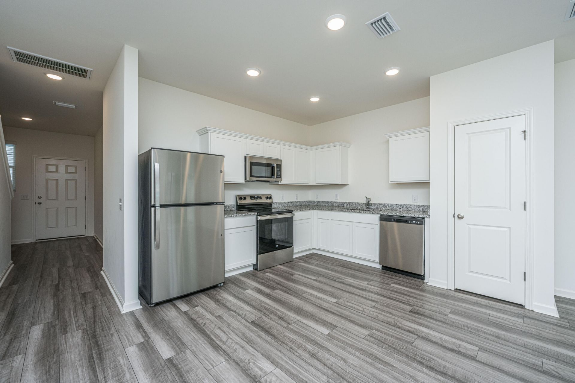 2102 Scarlett Maple Street Photo 5