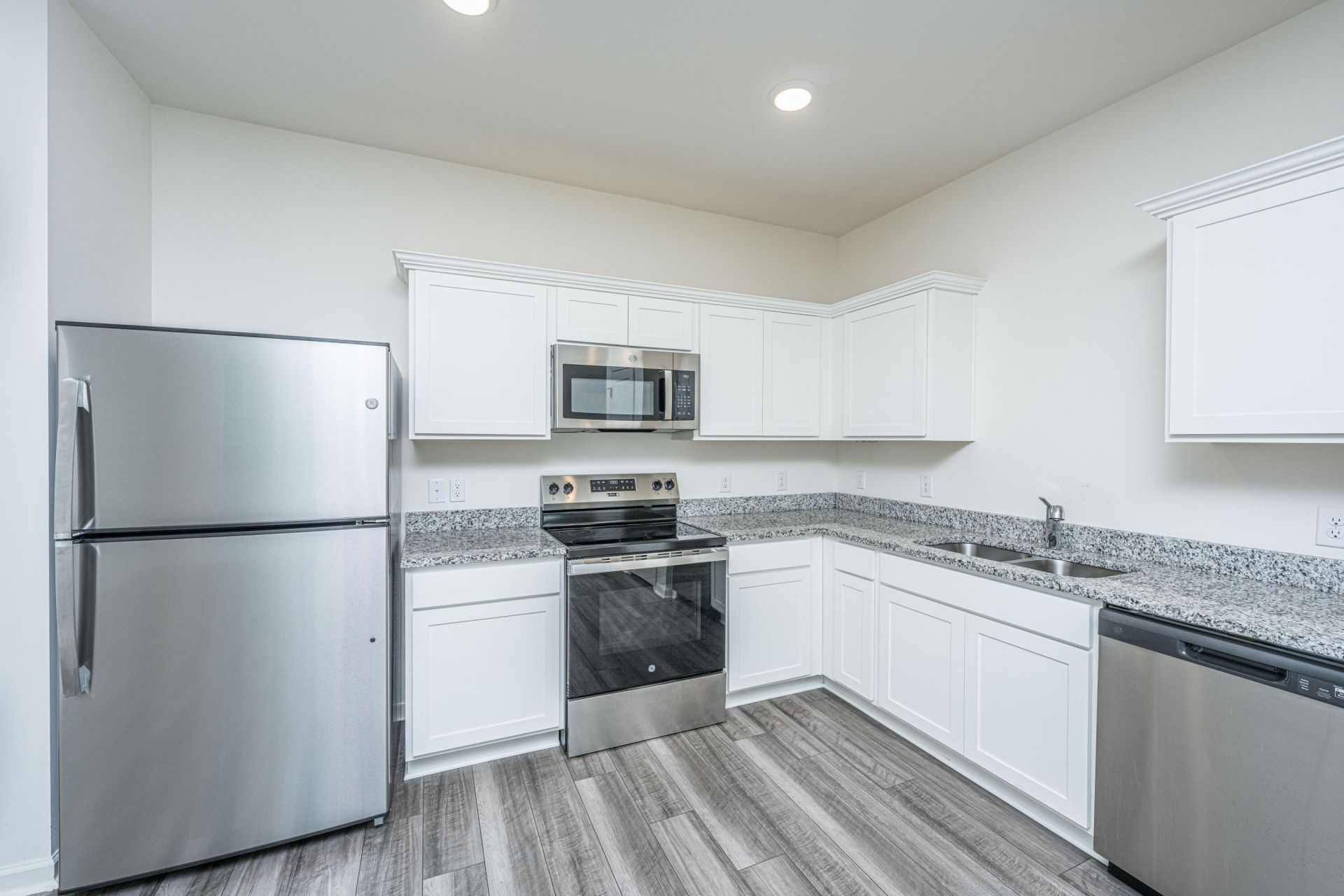 2102 Scarlett Maple Street Photo 5