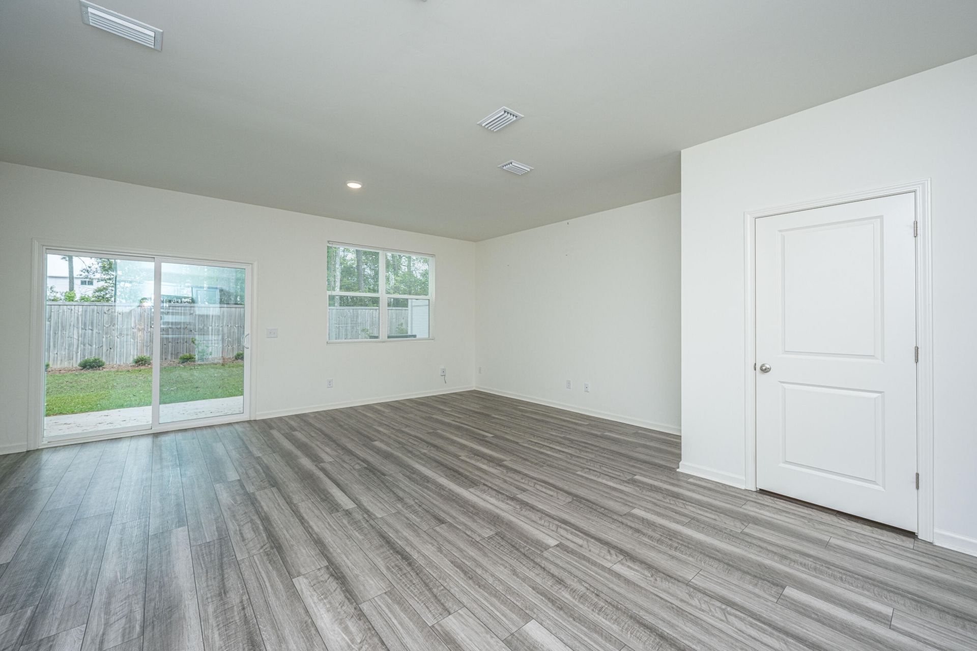 2102 Scarlett Maple Street Photo 6
