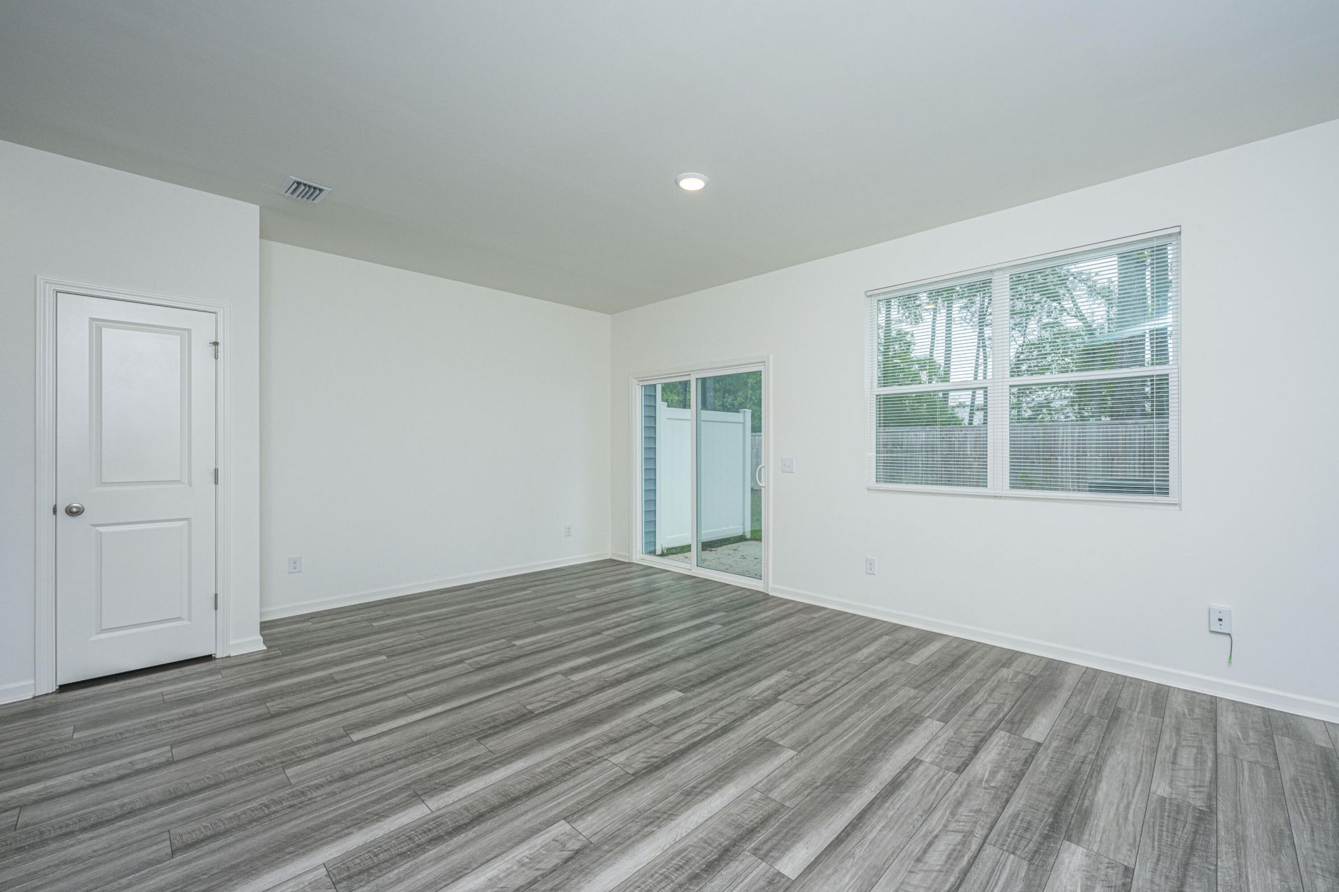 2102 Scarlett Maple Street Photo 7