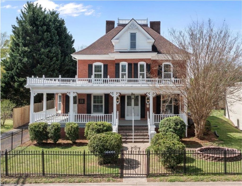 127 Boulevard Street, Eden, NC 27288 Main Photo