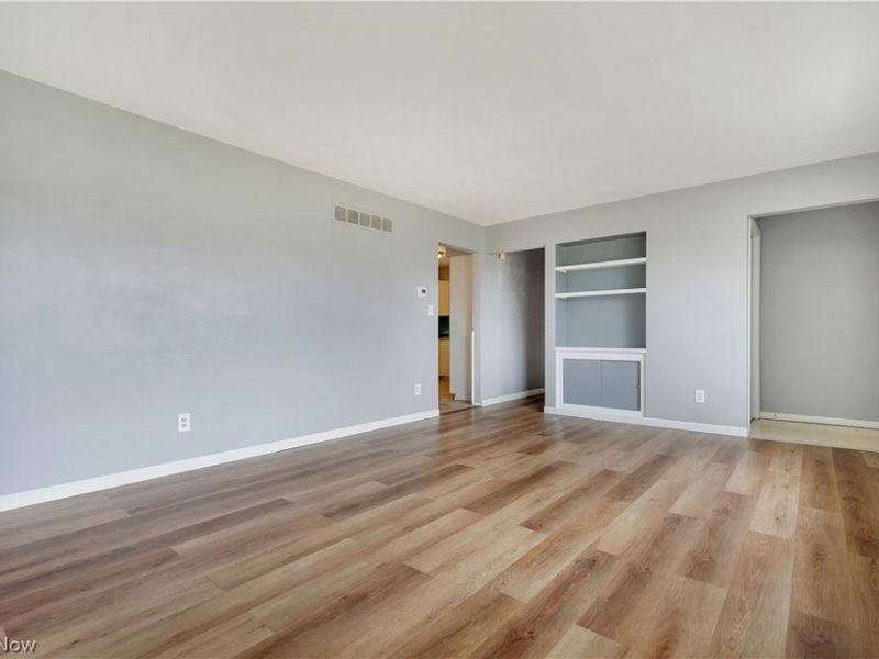 1923 Caroline Avenue , Norton, OH 44203 Photo 4