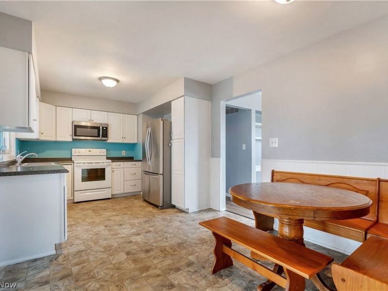 1923 Caroline Avenue , Norton, OH 44203 Photo 9