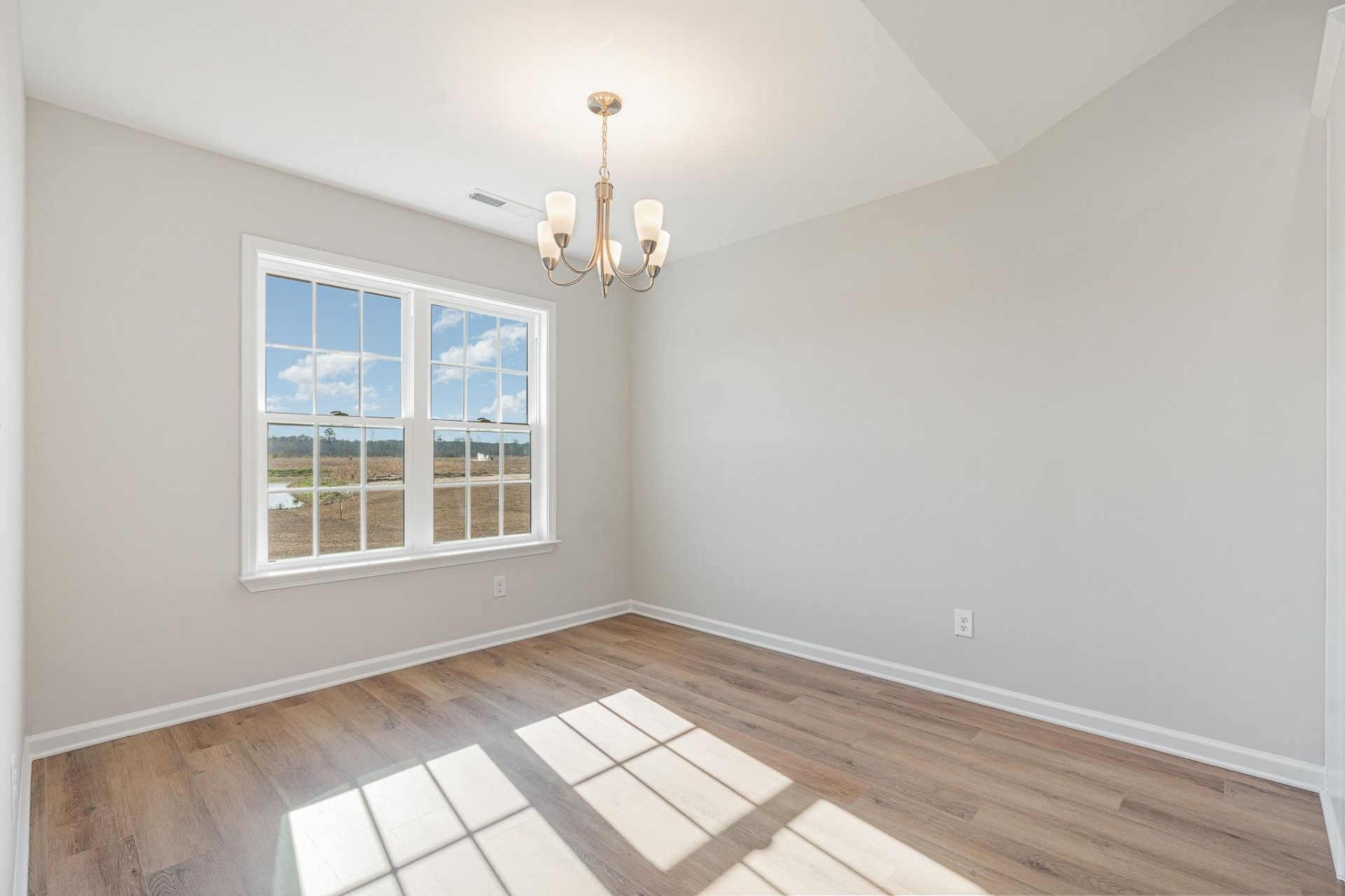 913 Woodside Dr. Photo 10