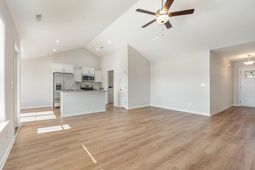 913 Woodside Dr. photo 4