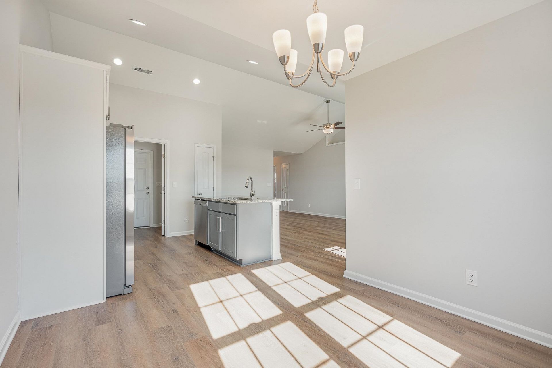 913 Woodside Dr.  Photo 9